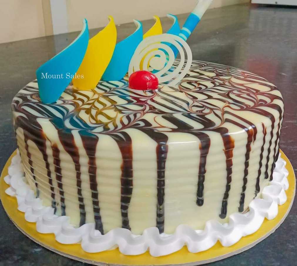 Premium RED N White Velvet Cake